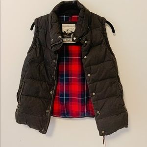 TNA Black Down Filled Vest Small